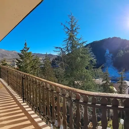 Lägenhet Del Prato Il Tuo Rifugio Con Straordinaria Vista A